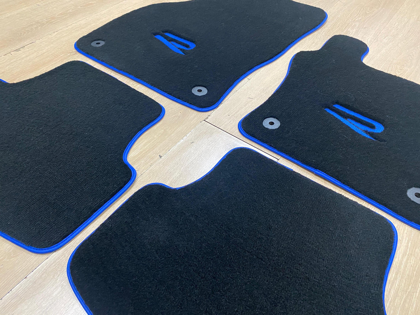 Luxury Floor Car Mats for Volkswagen Golf 8 R 2021 - 2024 RHD , Set of 4 , Made to Order