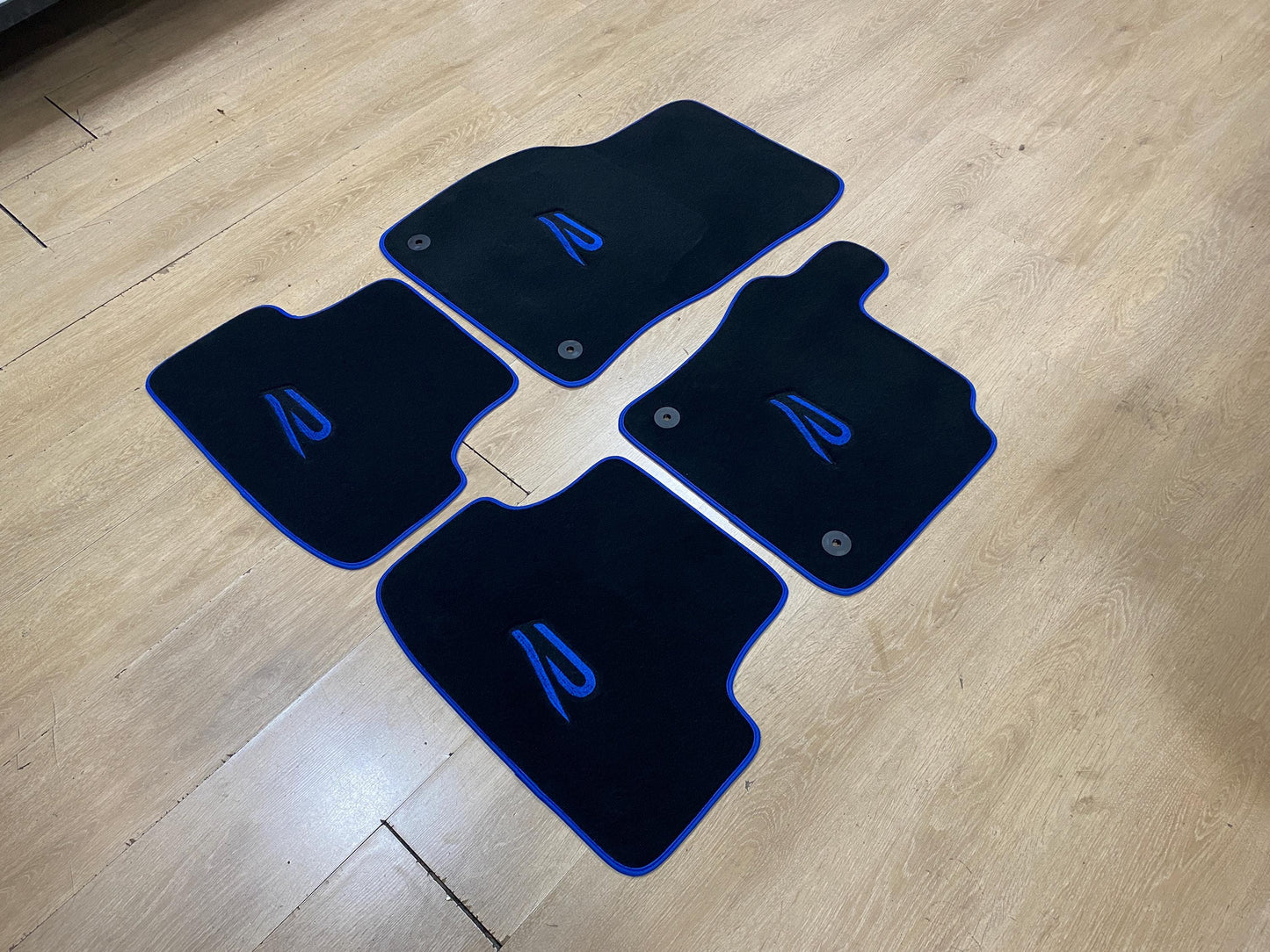 Luxury Floor Car Mats for Volkswagen Golf 8 R 2021 - 2025 RHD , Set of 4 , Made to Order