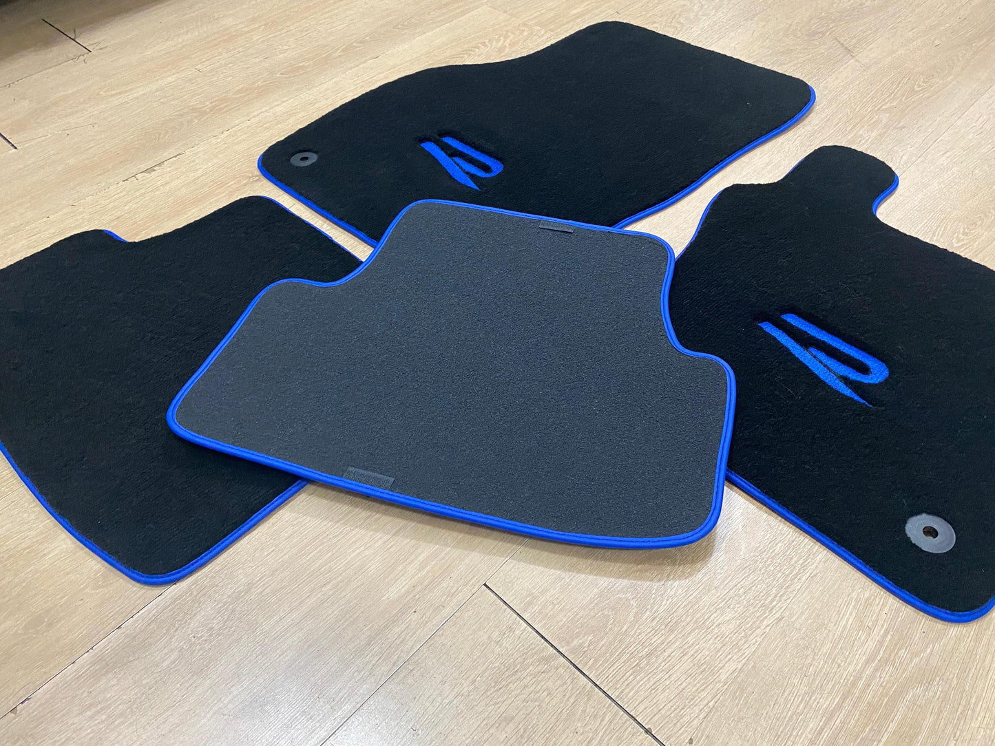 Luxury Floor Car Mats for Volkswagen Golf 8 R 2021 - 2024 RHD , Set of 4 , Made to Order