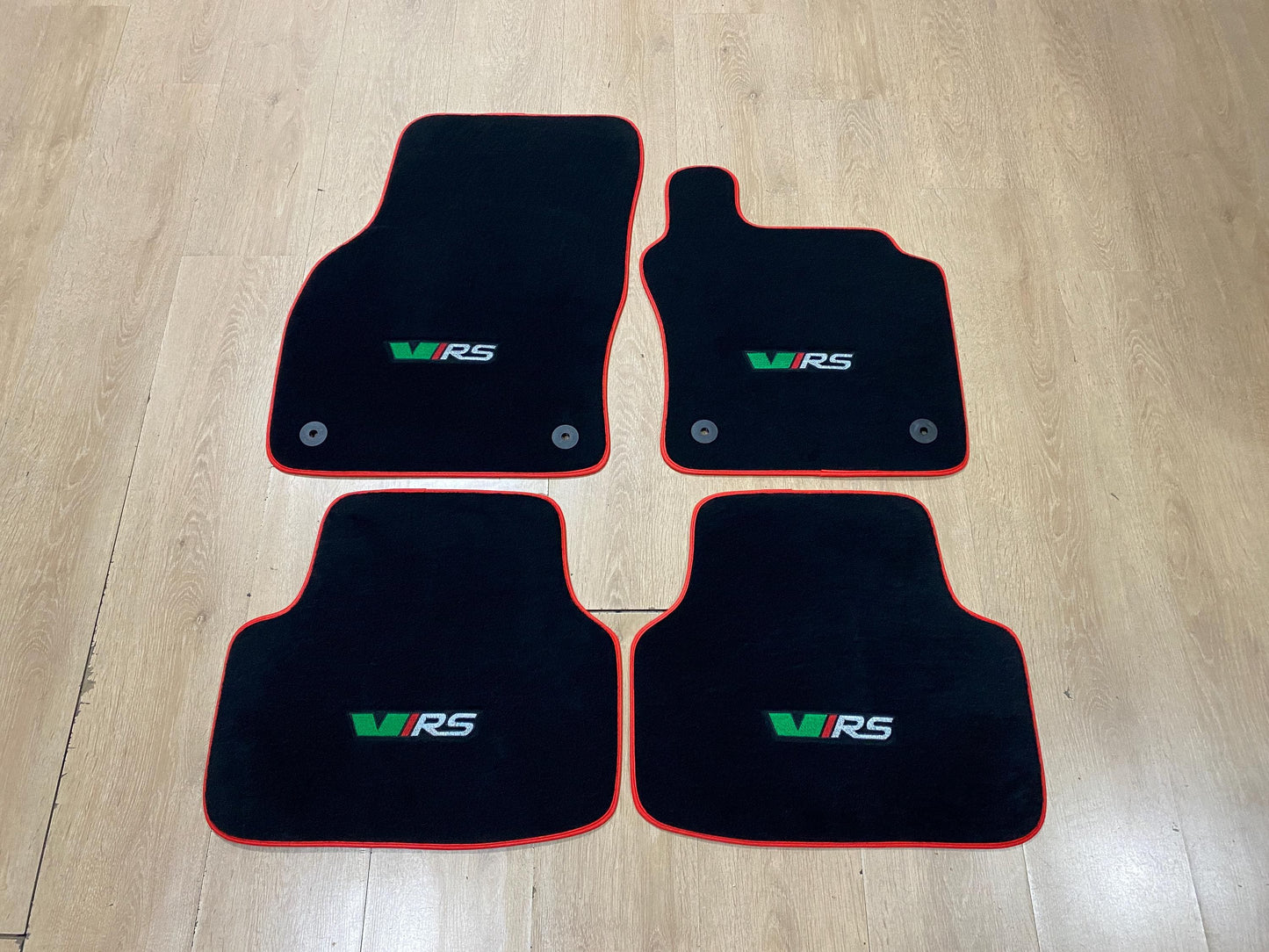 Skoda Octavia VRS 2013 - 2020 RHD İçin Lüks Oto Paspasları, 4'lü Set, Sipariş Üzerine Üretim