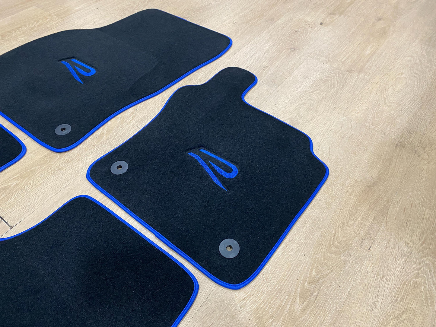 Luxury Floor Car Mats for Volkswagen Golf 8 R 2021 - 2025 RHD , Set of 4 , Made to Order