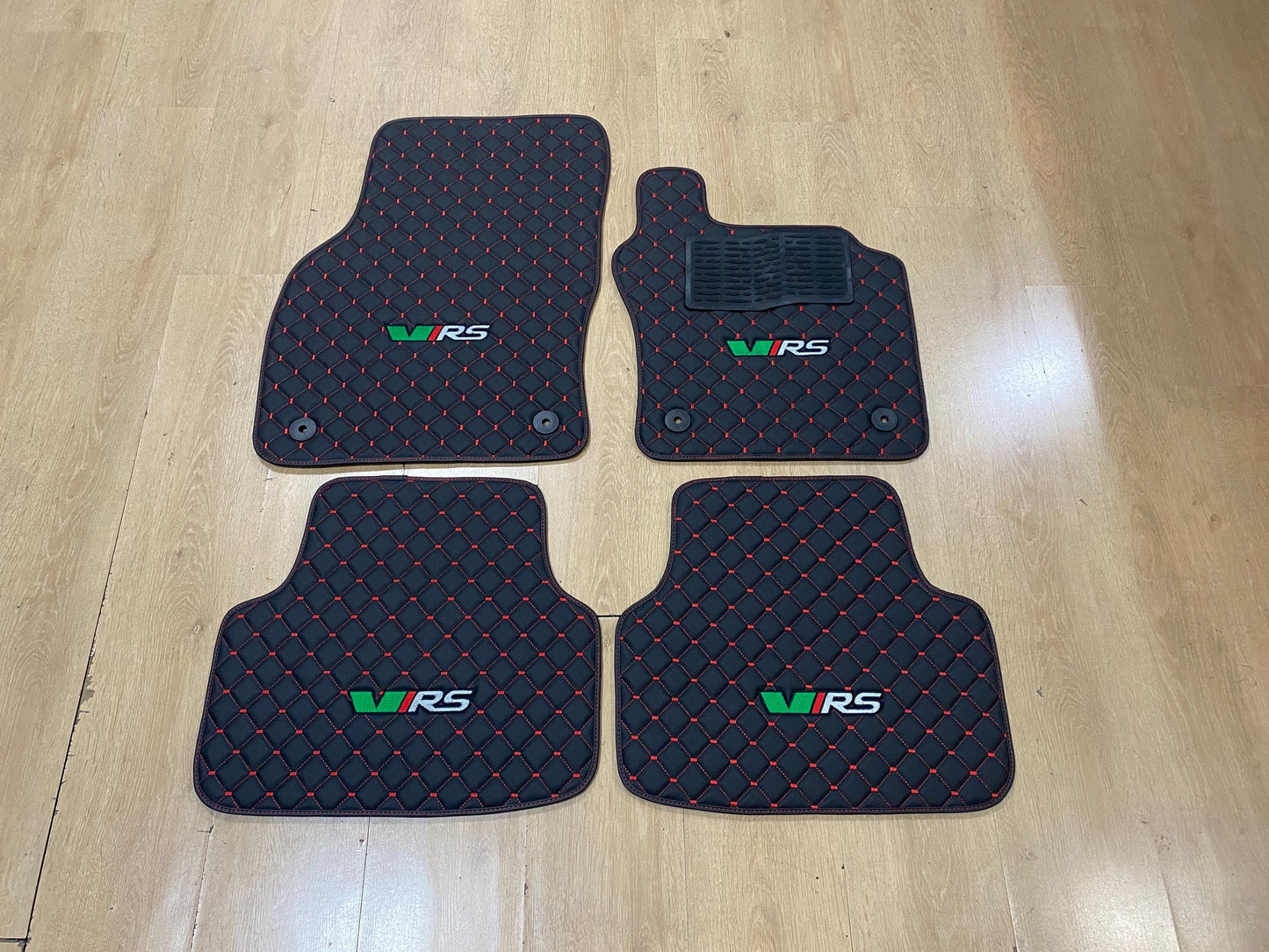 Skoda Octavia VRS 2013 - 2020 RHD için Lüks Deri Oto Paspaslar, 4'lü Set, Sipariş Üzerine