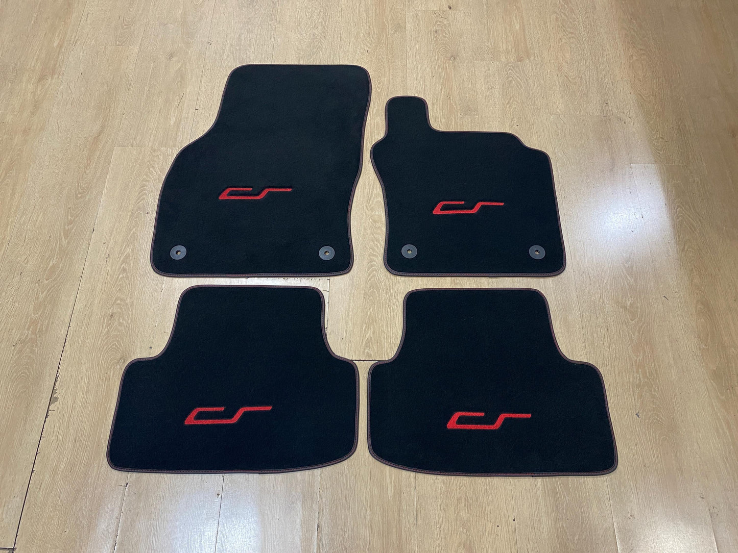 R.H.D Luxury Floor Car Mats For Volkswagen Golf 8 GTI Clubsport 2021-2025 , Set of 4 , Made to Order