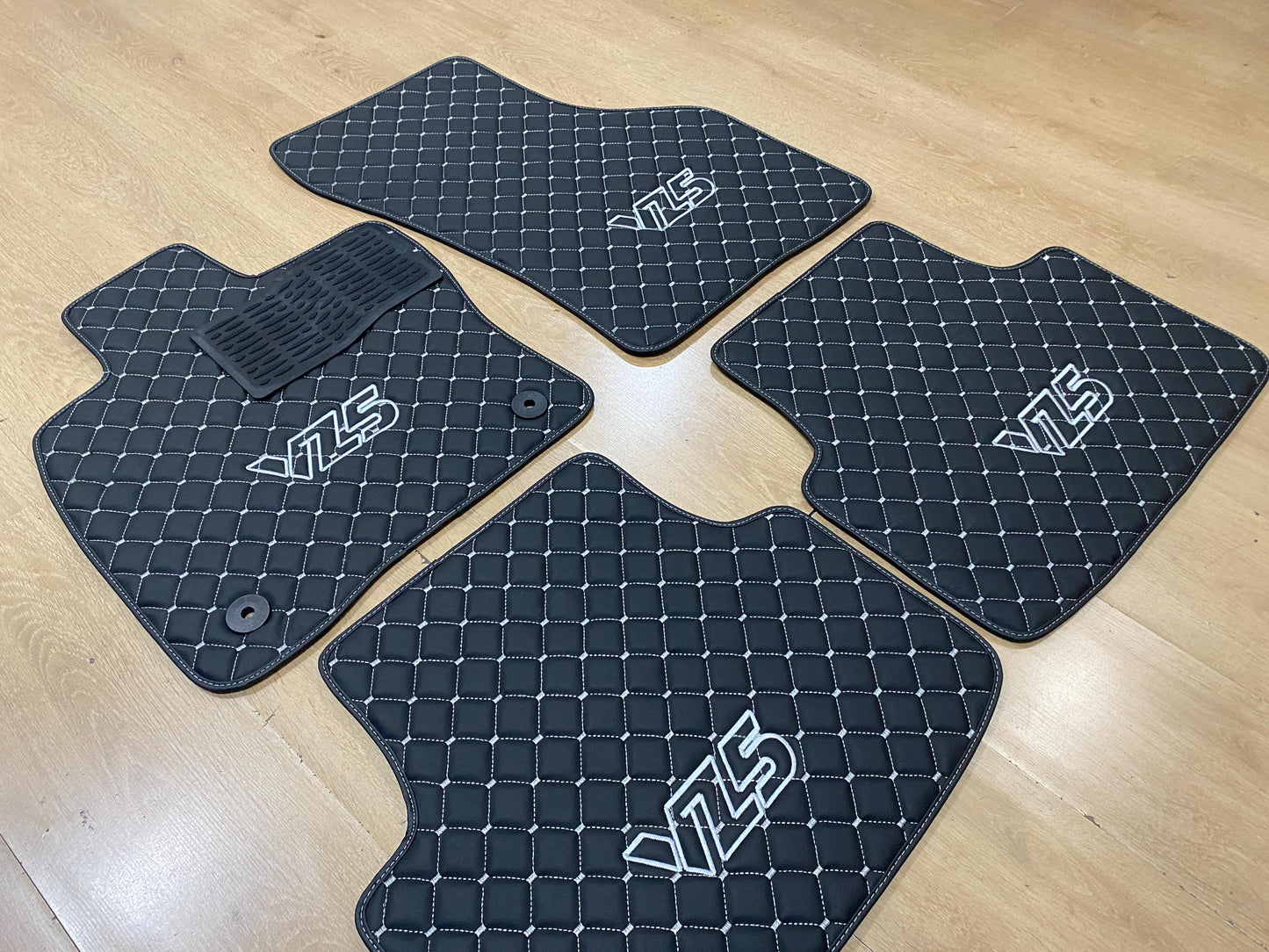 Luxury Leather Car Mats for Cupra Formentor 2020 - 2025 VZ5 Logo  , Set of 4 , Made to Order