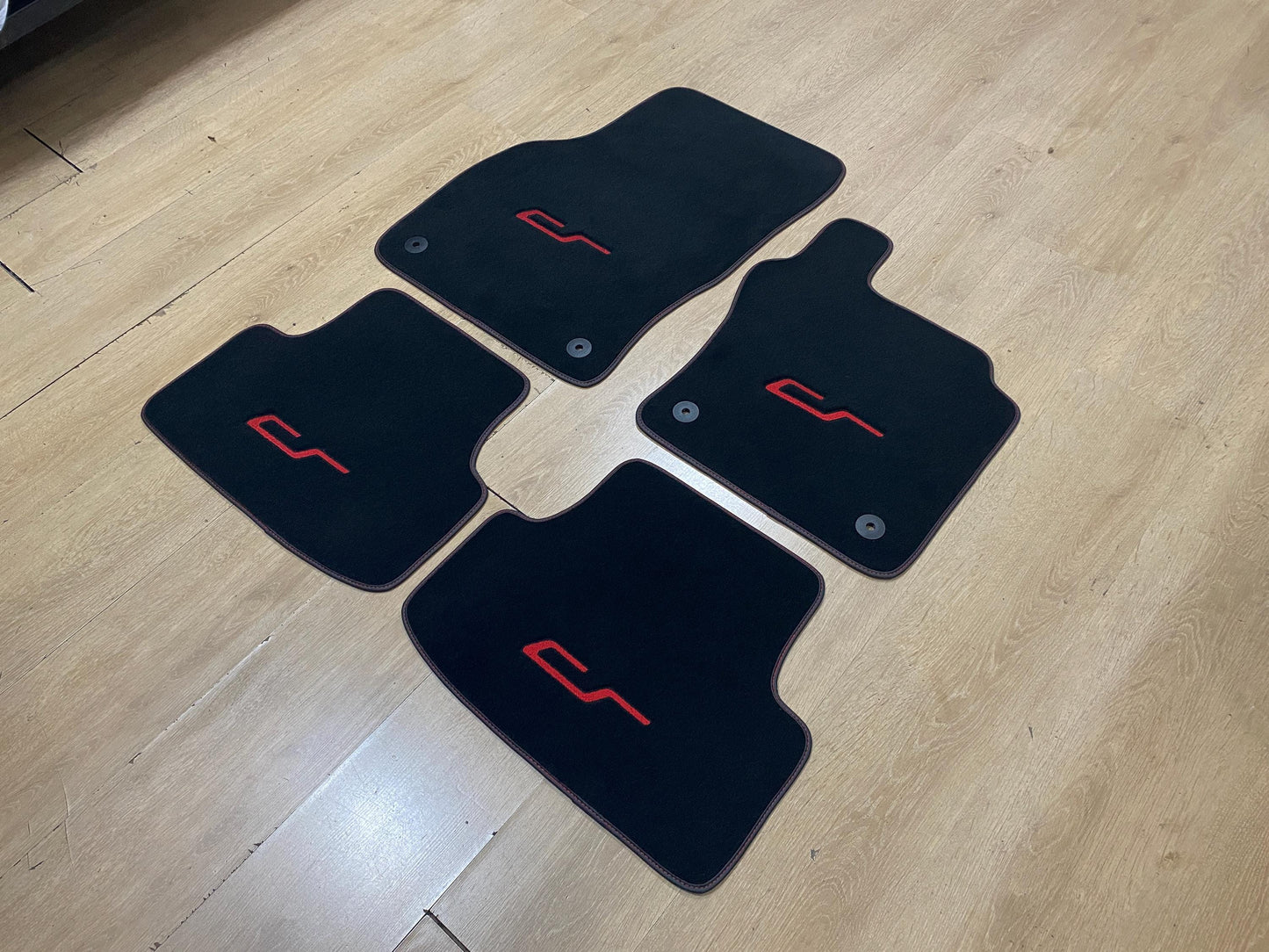 R.H.D Luxury Floor Car Mats For Volkswagen Golf 8 GTI Clubsport 2021-2025 , Set of 4 , Made to Order