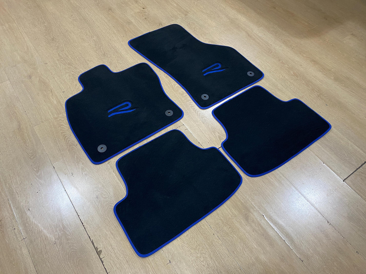 Luxury Floor Car Mats for Volkswagen Golf 8 R 2021 - 2024 , Set of 4 , Made to Order