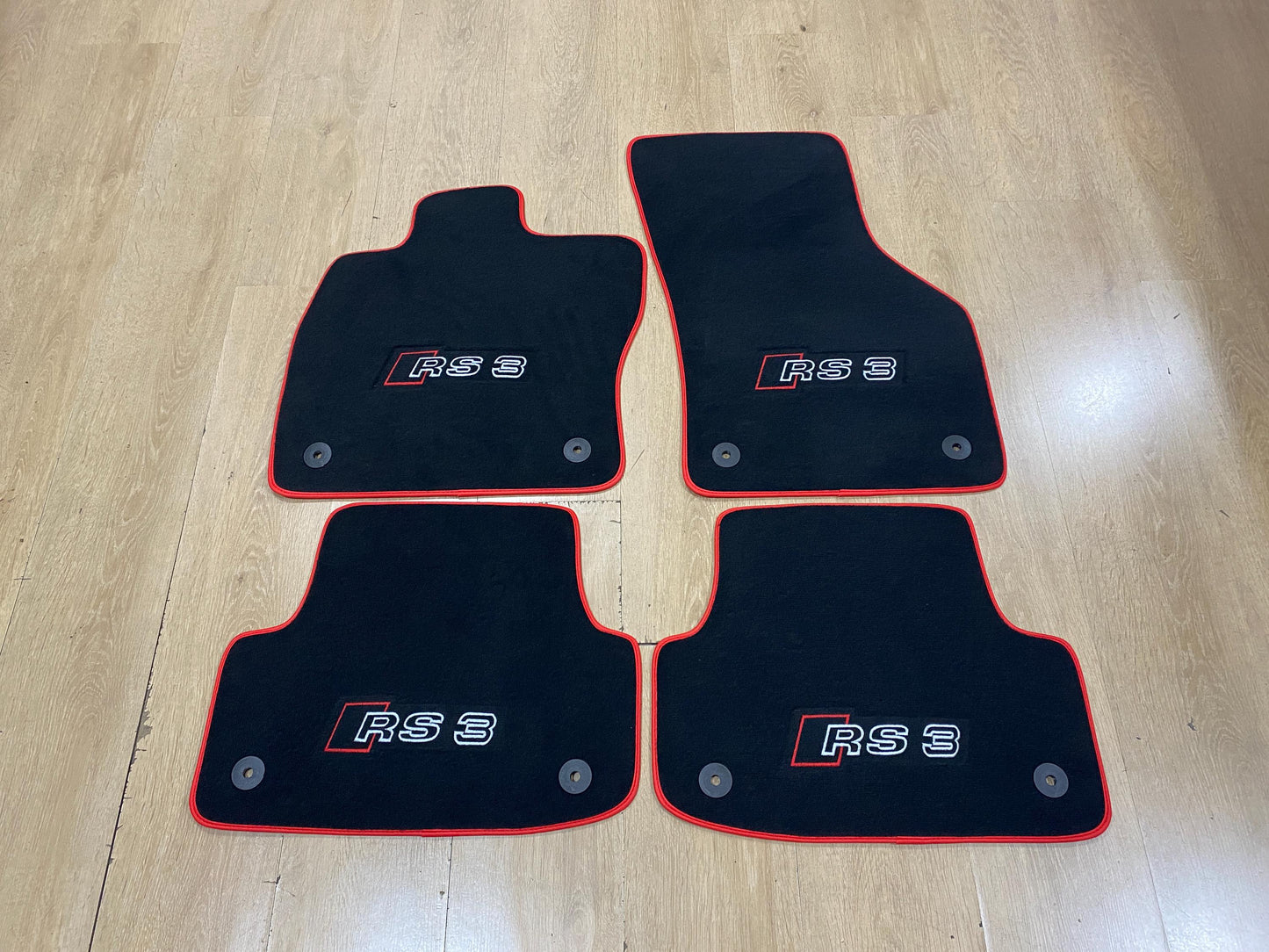 Audi RS3 2013-2020 8V için Oto Paspasları, Özel Tasarım, Özel Nakışlı Logo, Aracınıza Özel Paspas Deseni