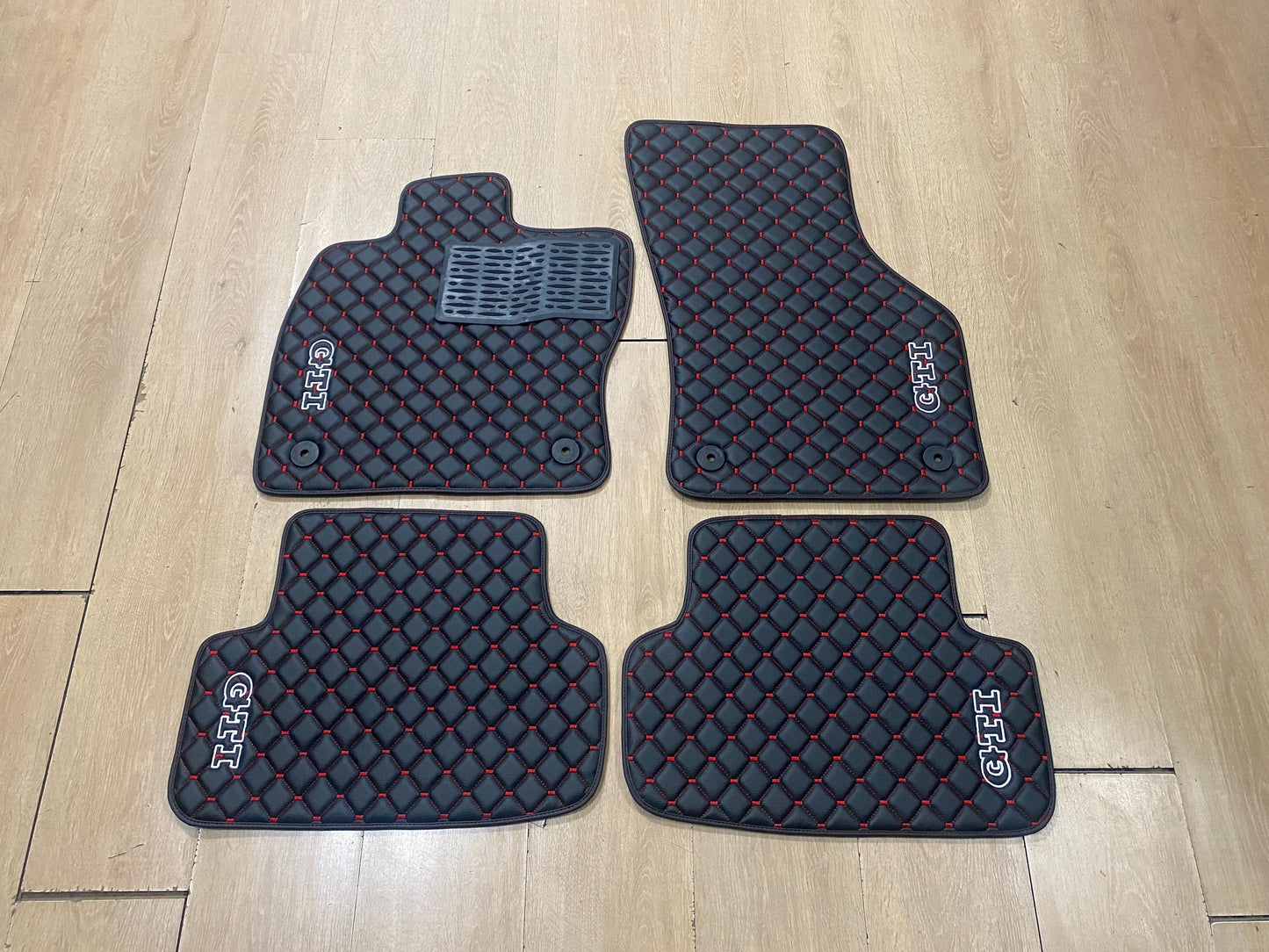 Golf Mk7 2013-2020 GTI için Lüks Deri Araç Paspasları, 4 Parça, Siparişe Özel