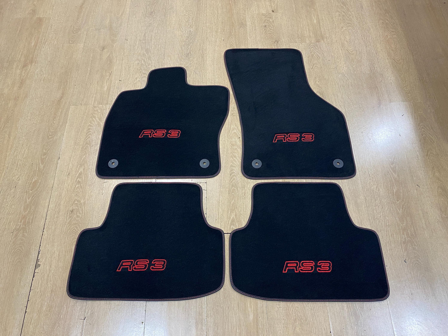 Audi RS3 2021-2025 8Y RS3 Logolu, Özel Tasarım, Özel İşlemeli Logolu, Aracınıza Özel Paspas Desenli Araç Paspasları