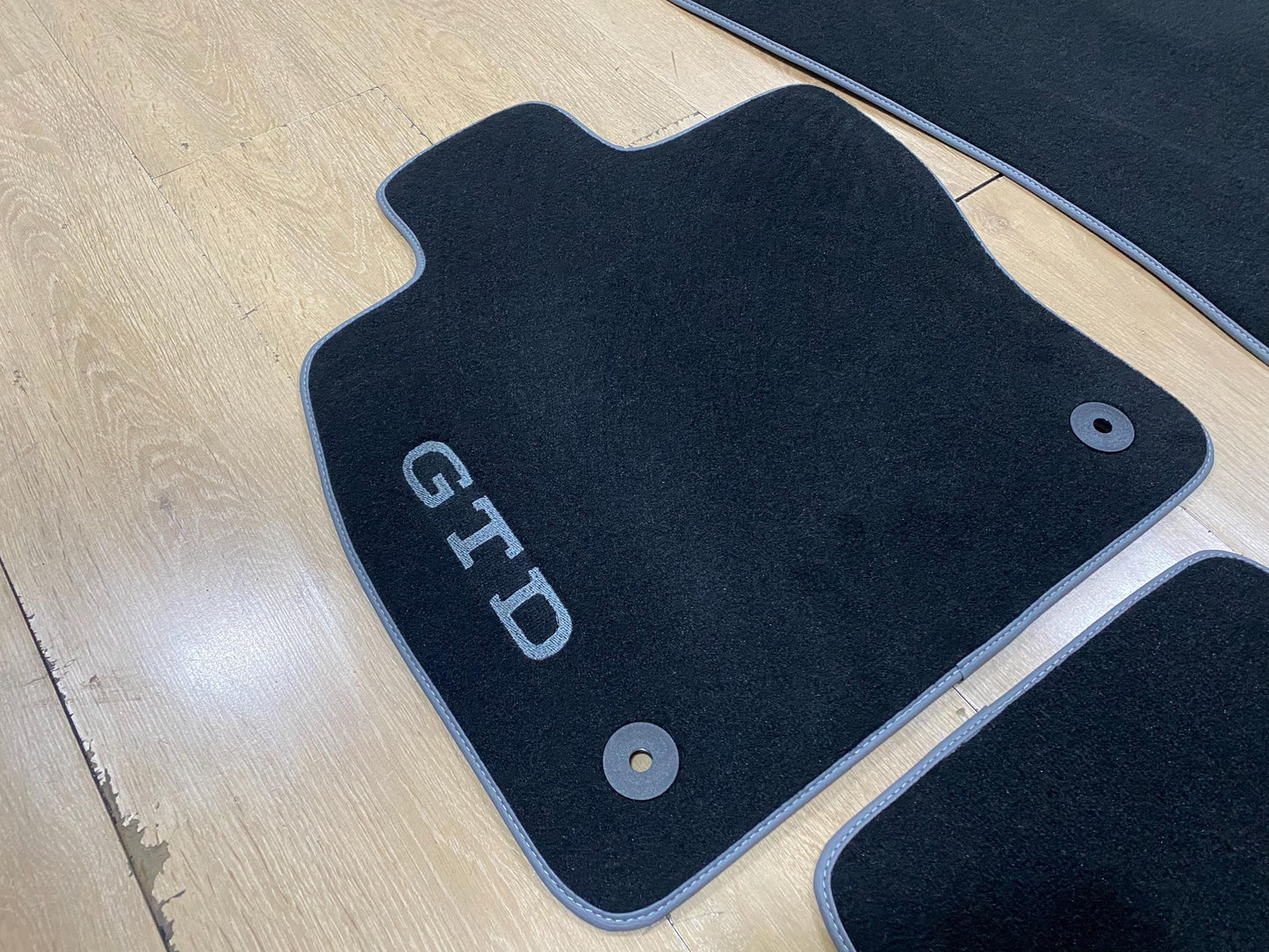 Luxury Floor Car Mats For Volkswagen Golf 8 GTD 2021-2025 , Set of 4 , Made to Order