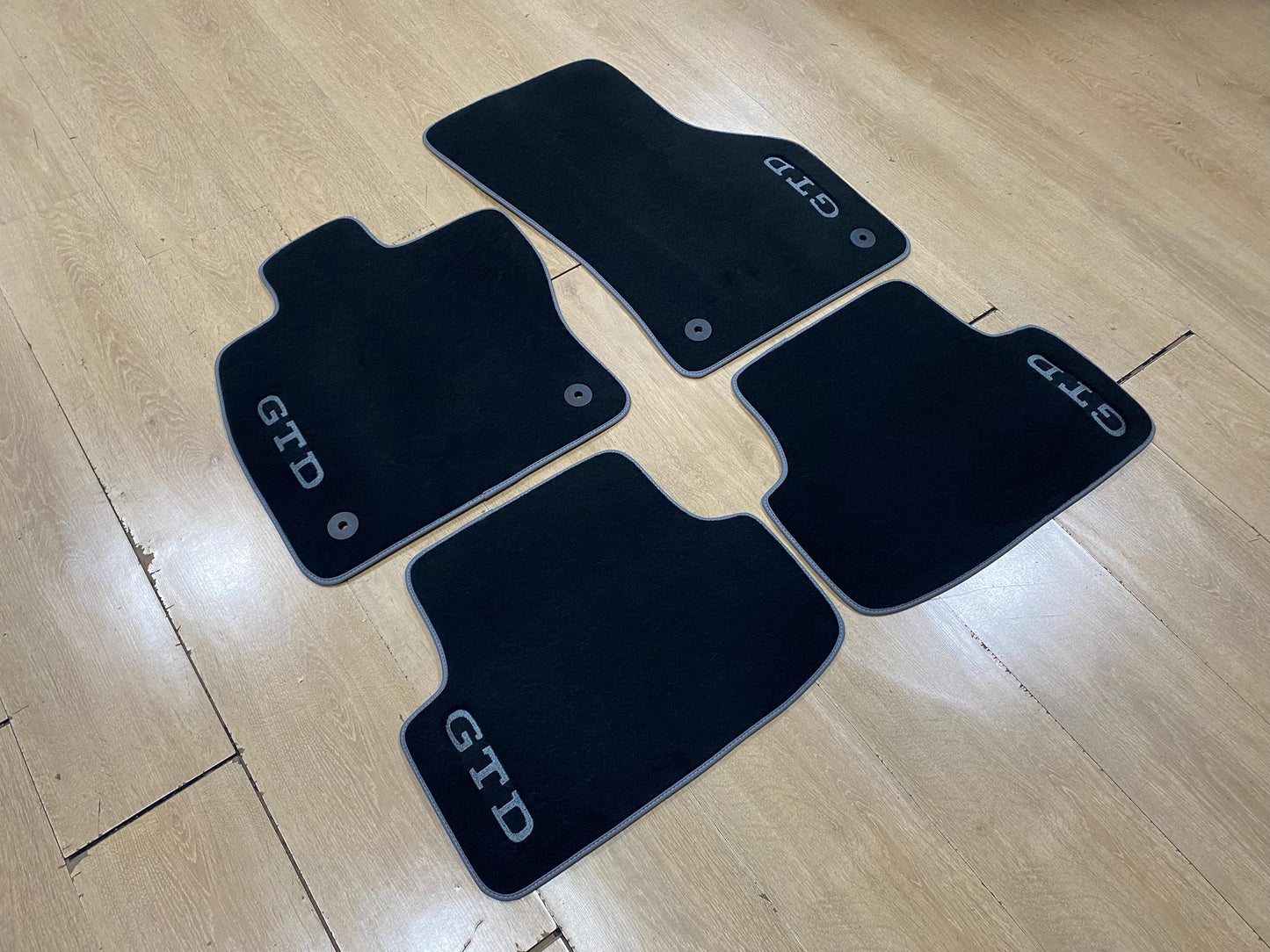 Luxury Floor Car Mats For Volkswagen Golf 8 GTD 2021-2025 , Set of 4 , Made to Order