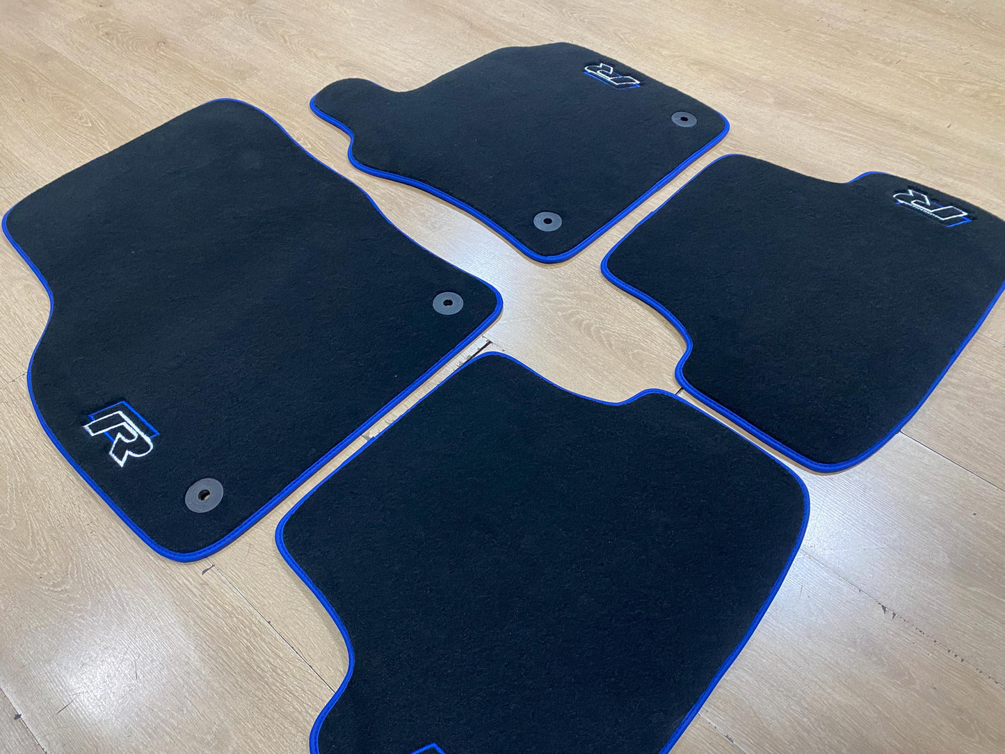 R.H.D Luxury Floor Car Mats For Volkswagen Golf 7 R 2013-2020 , Set of 4 , Made to Order