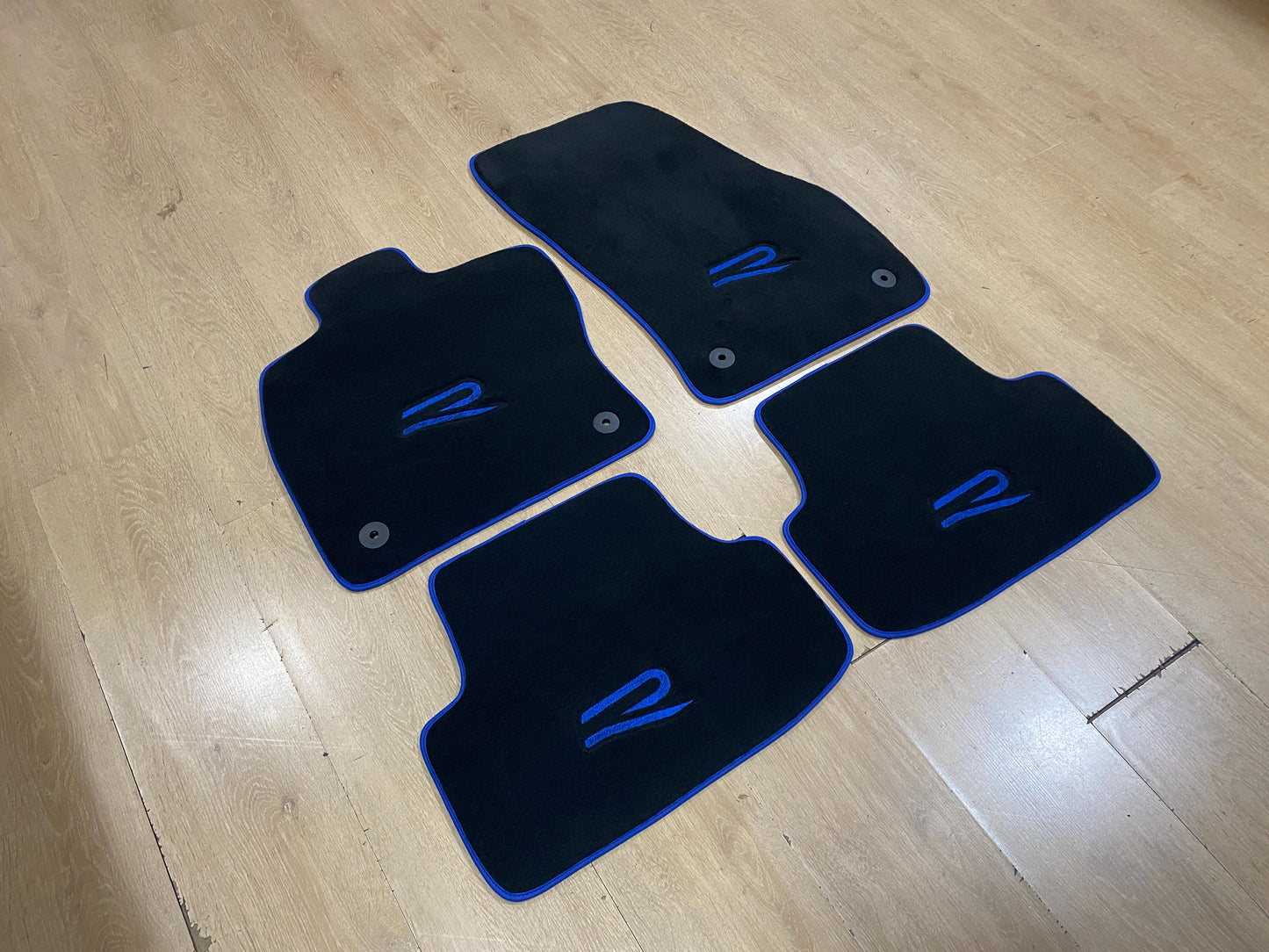 Luxury Floor Car Mats for Volkswagen T-Roc 2016-2024 RHD , Set of 4 , Made to Order