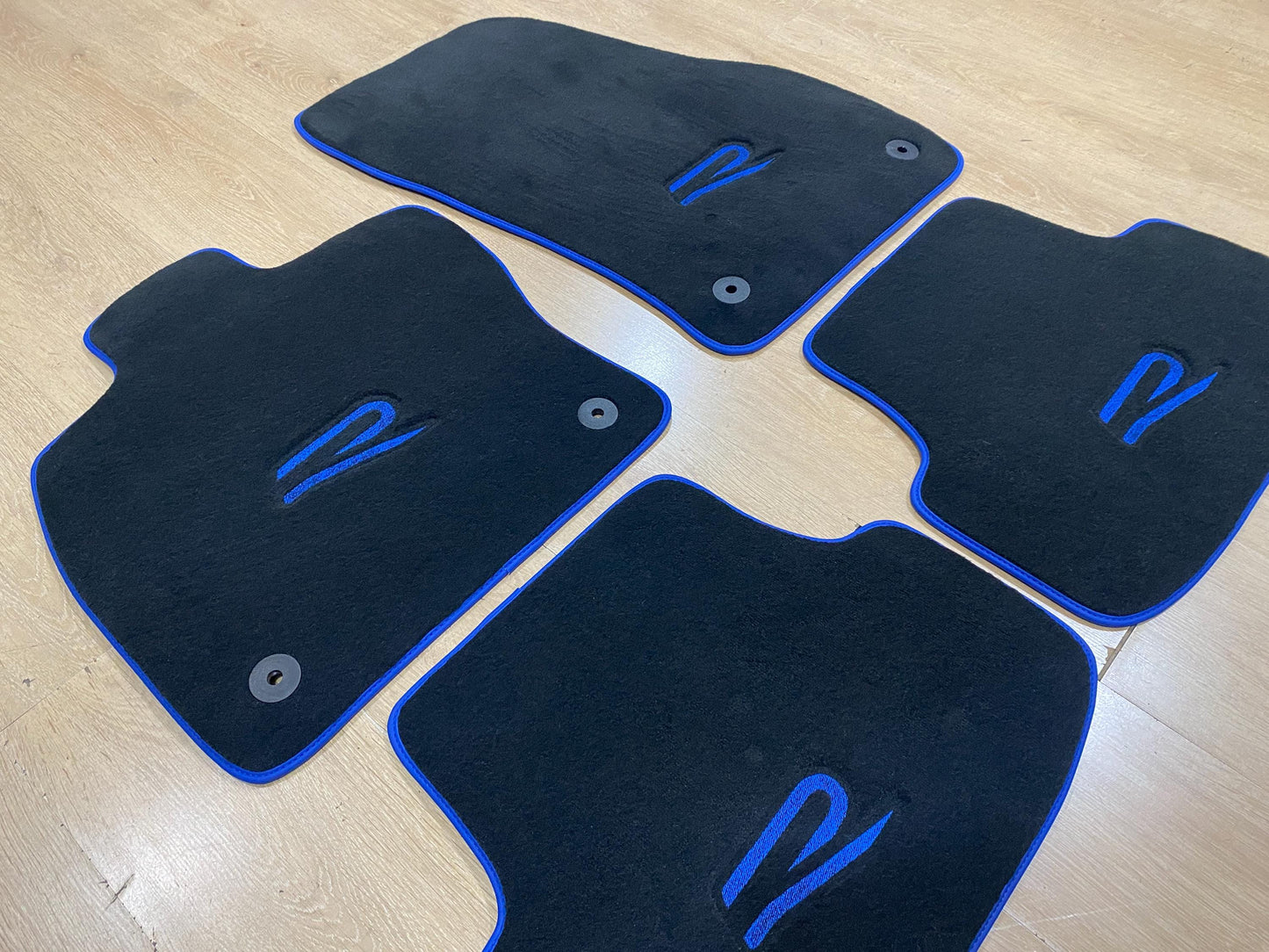 Luxury Floor Car Mats for Volkswagen T-Roc 2016-2024 RHD , Set of 4 , Made to Order