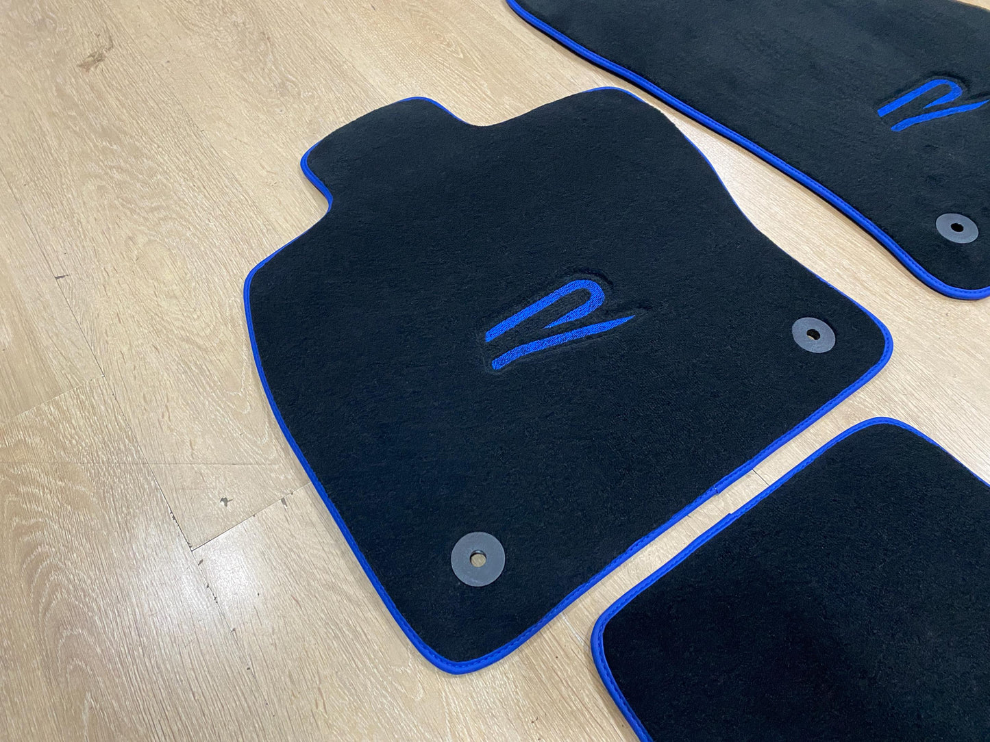 Luxury Floor Car Mats for Volkswagen T-Roc 2016-2024 RHD , Set of 4 , Made to Order