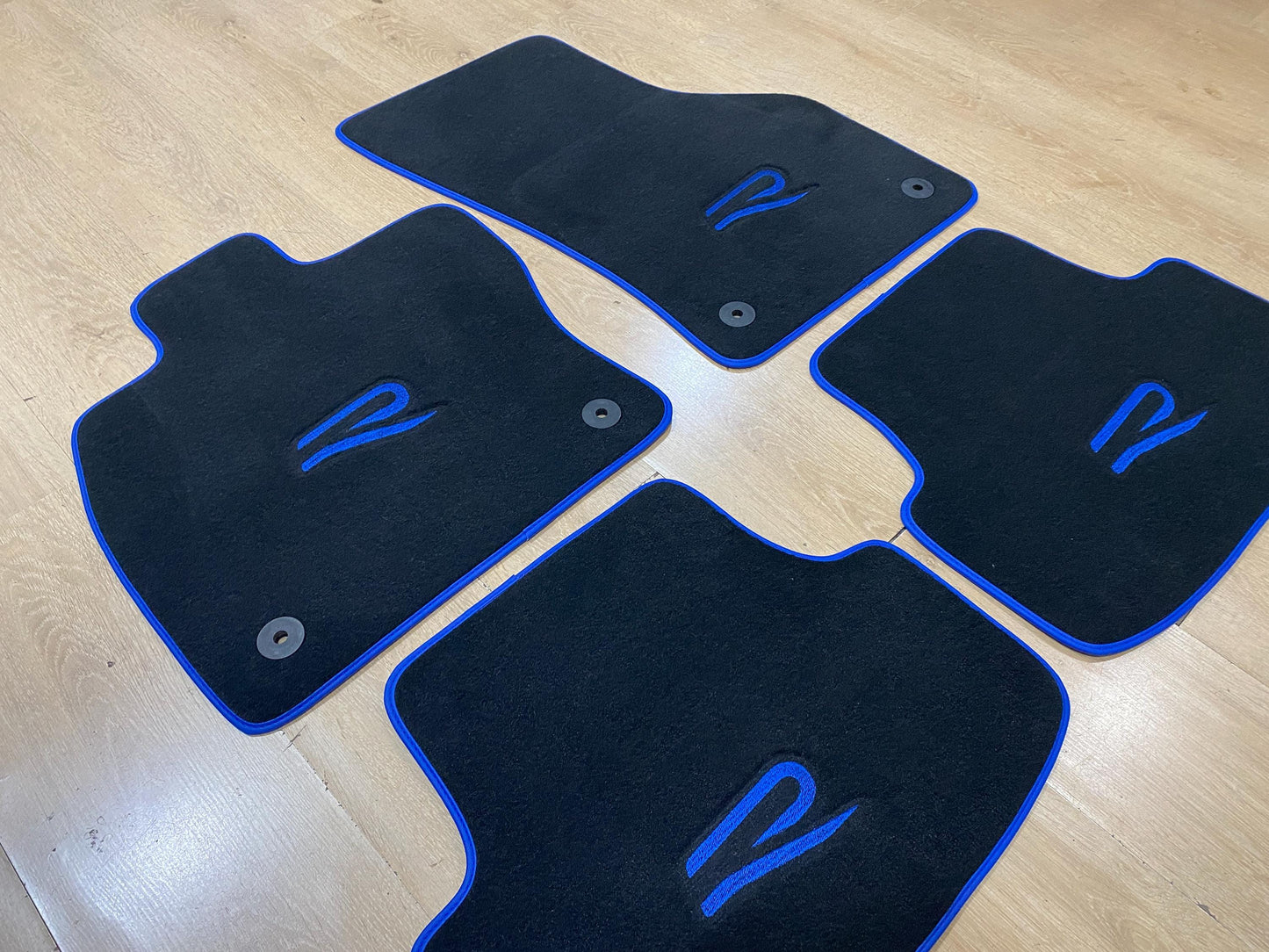 Luxury Floor Car Mats for Volkswagen Golf 8 R 2021 - 2026 , Set of 4 , Made to Order
