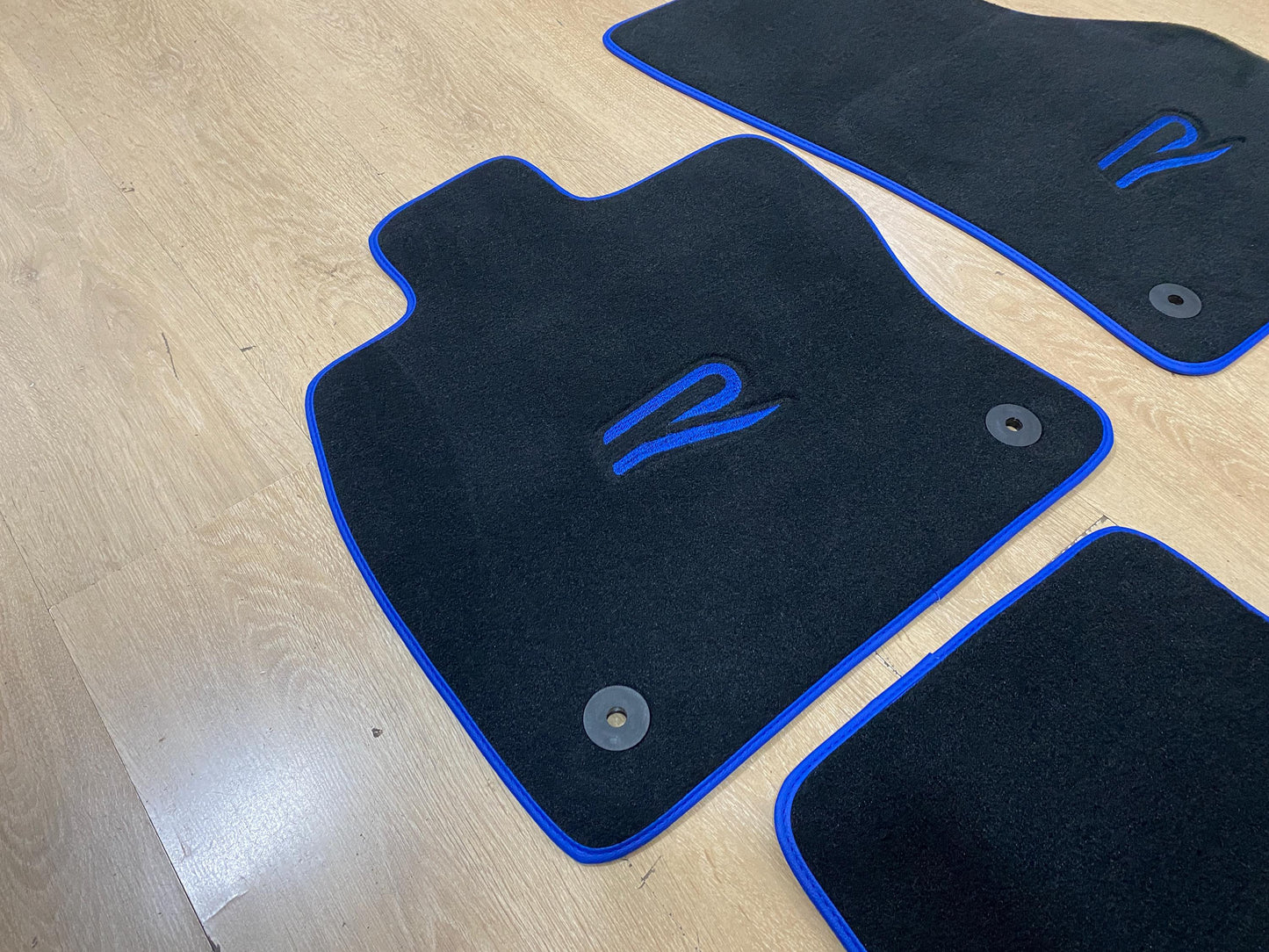 Luxury Floor Car Mats for Volkswagen Golf 8 R 2021 - 2026 , Set of 4 , Made to Order