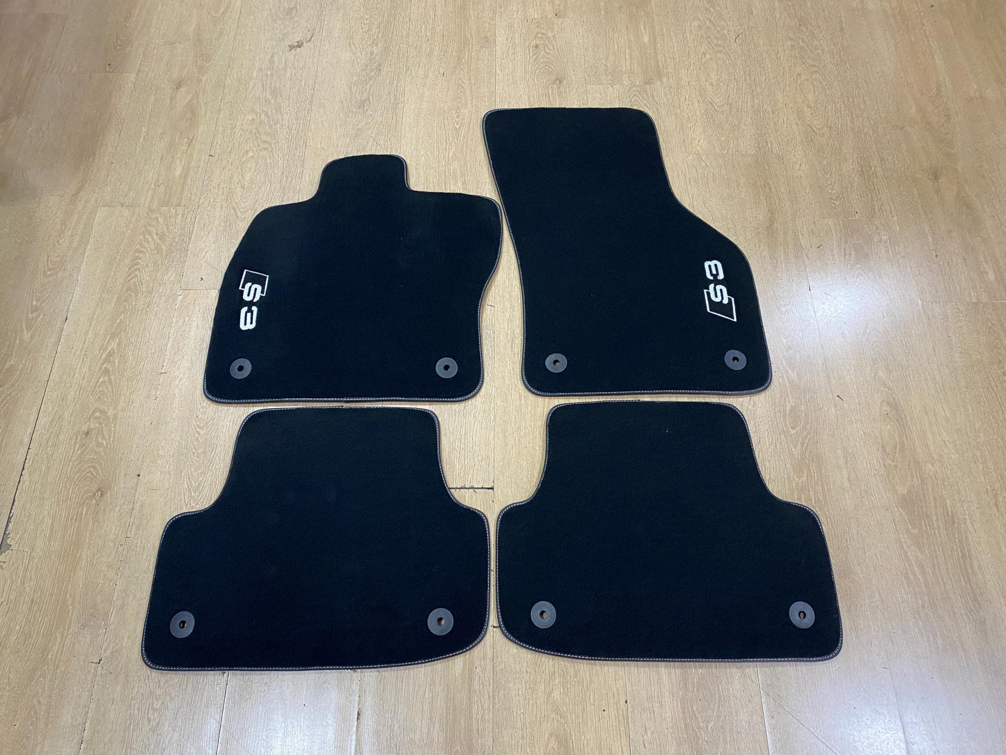 Audi S3 2013-2020 8V için Oto Paspasları, Özel Tasarım, İşlemeli Logo, Aracınıza Özel Paspas Deseni