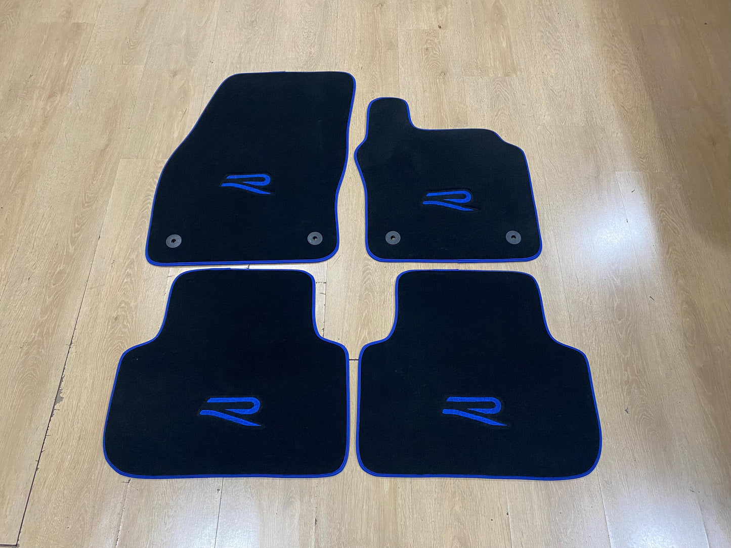 RHD Luxury Floor Car Mats For Volkswagen Tiguan R 2017-2023 , Set of 4 , Made to Order