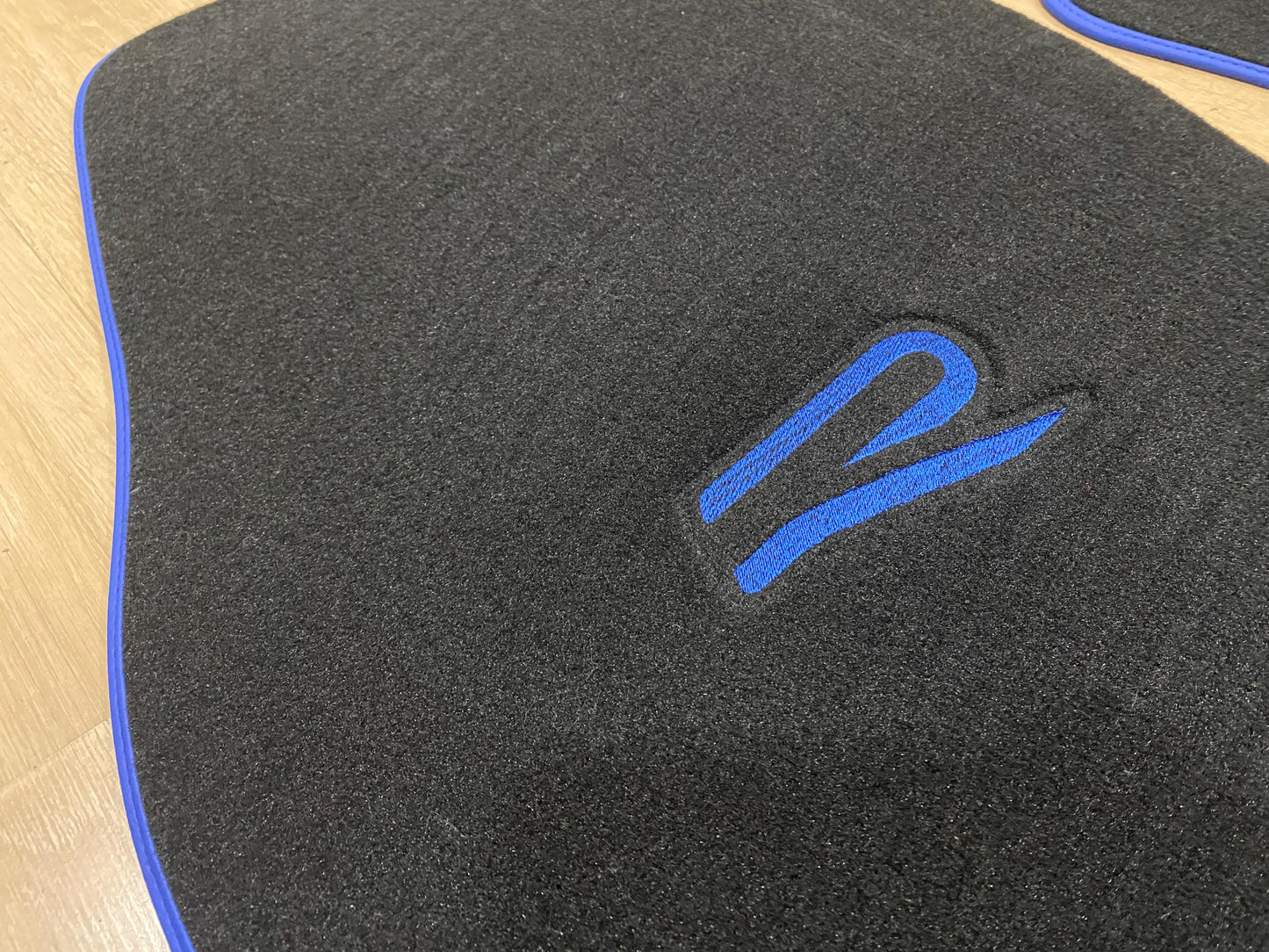 RHD Luxury Floor Car Mats For Volkswagen Tiguan R 2017-2023 , Set of 4 , Made to Order